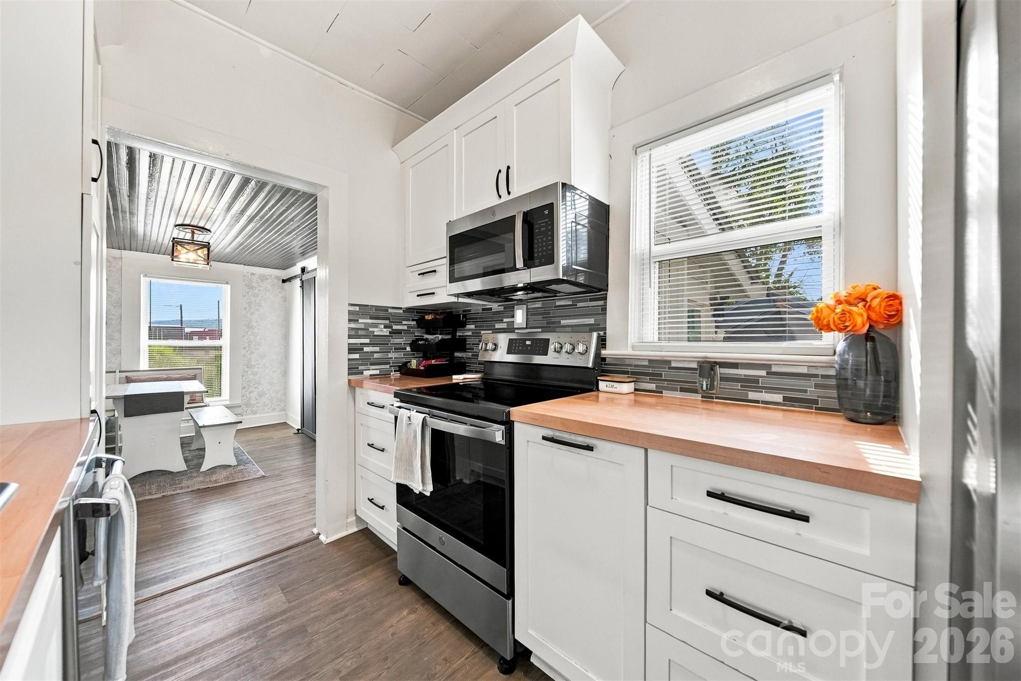 213 Colombo Street NW — Valdese