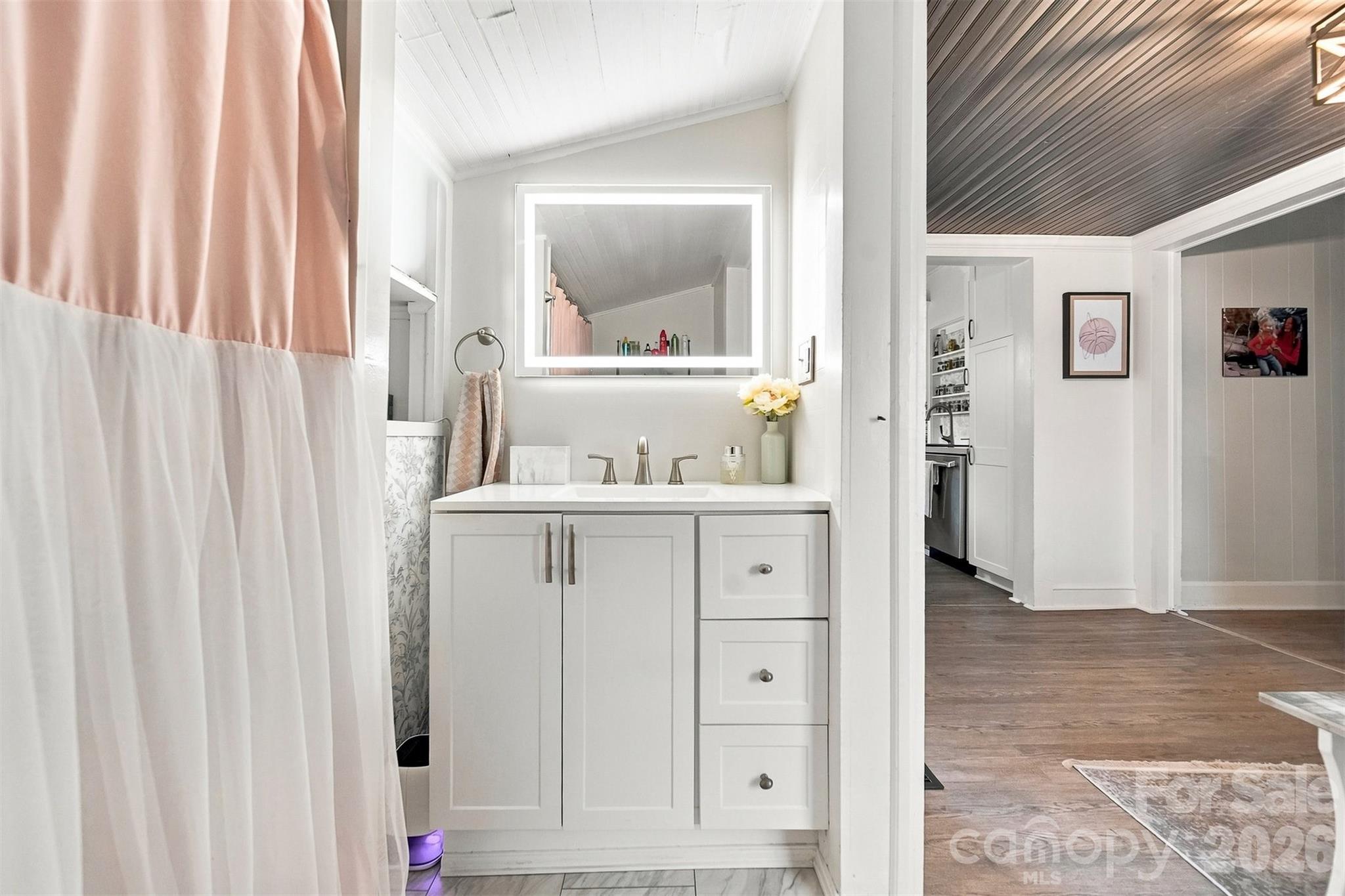 213 Colombo Street NW — Valdese