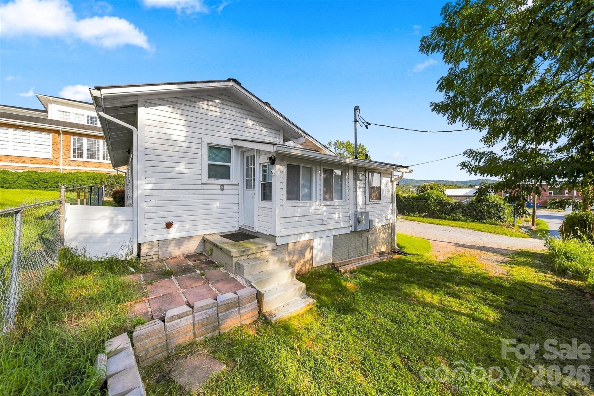 213 Colombo Street NW — Valdese