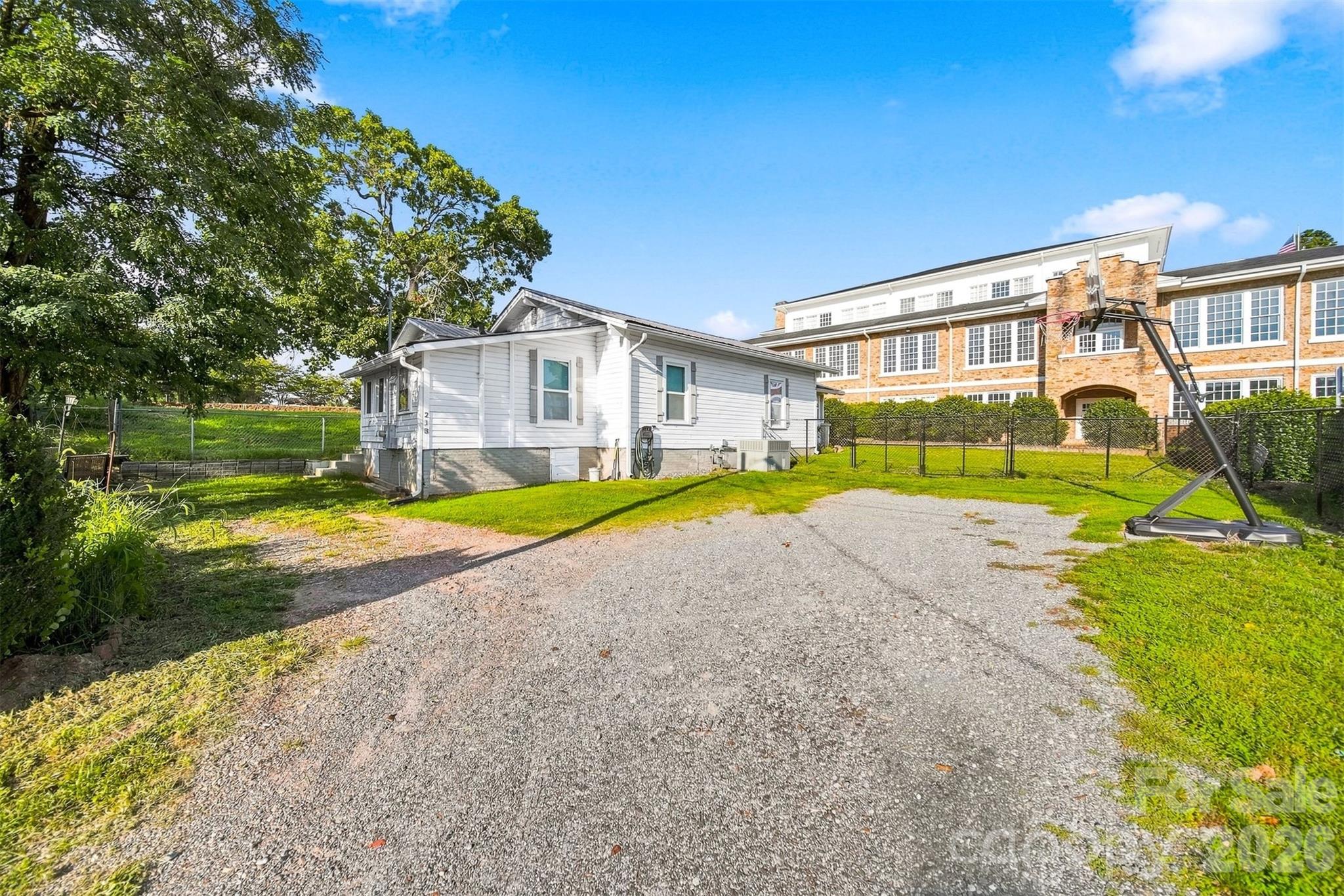 213 Colombo Street NW — Valdese
