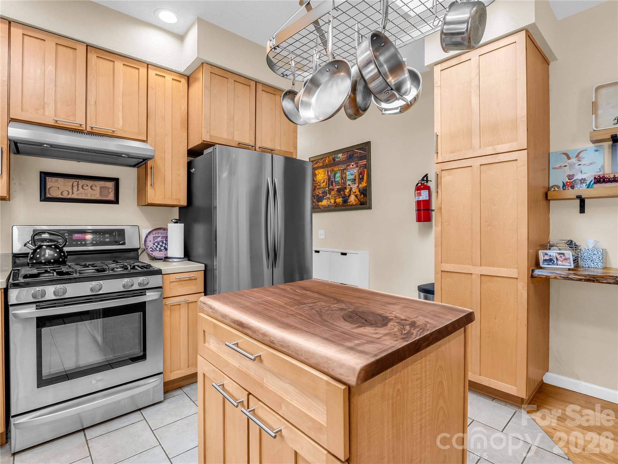 136 Limousine Lane — Pisgah Forest