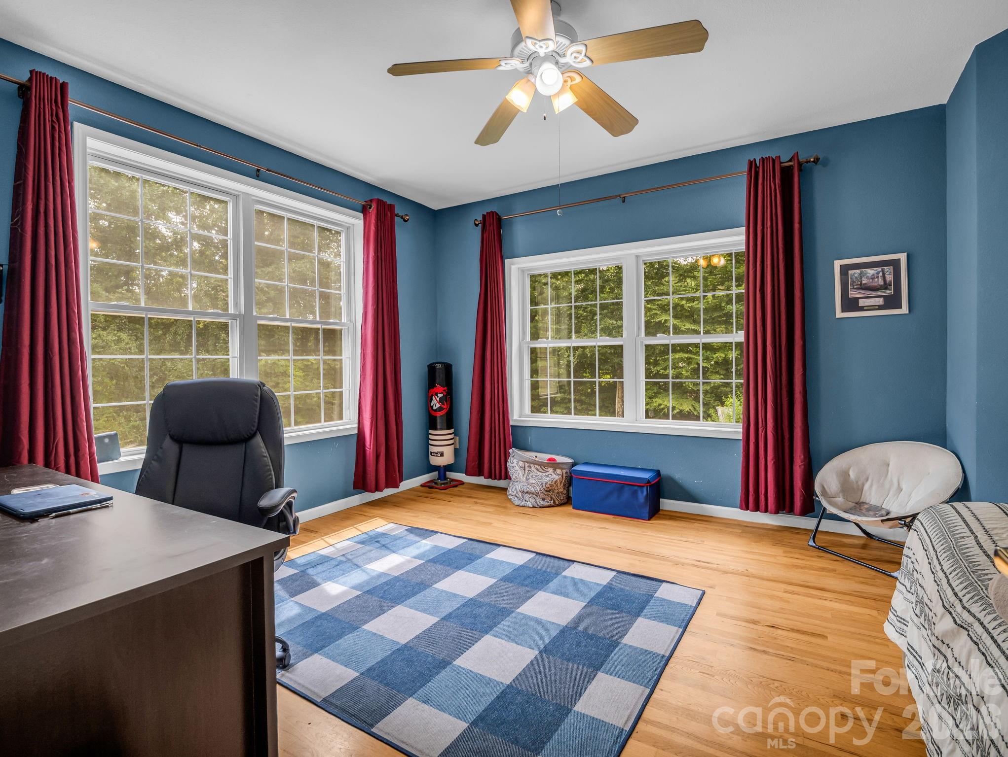 136 Limousine Lane — Pisgah Forest