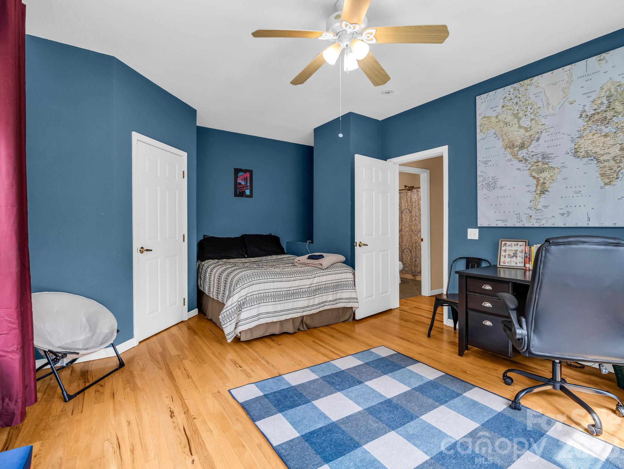 136 Limousine Lane — Pisgah Forest