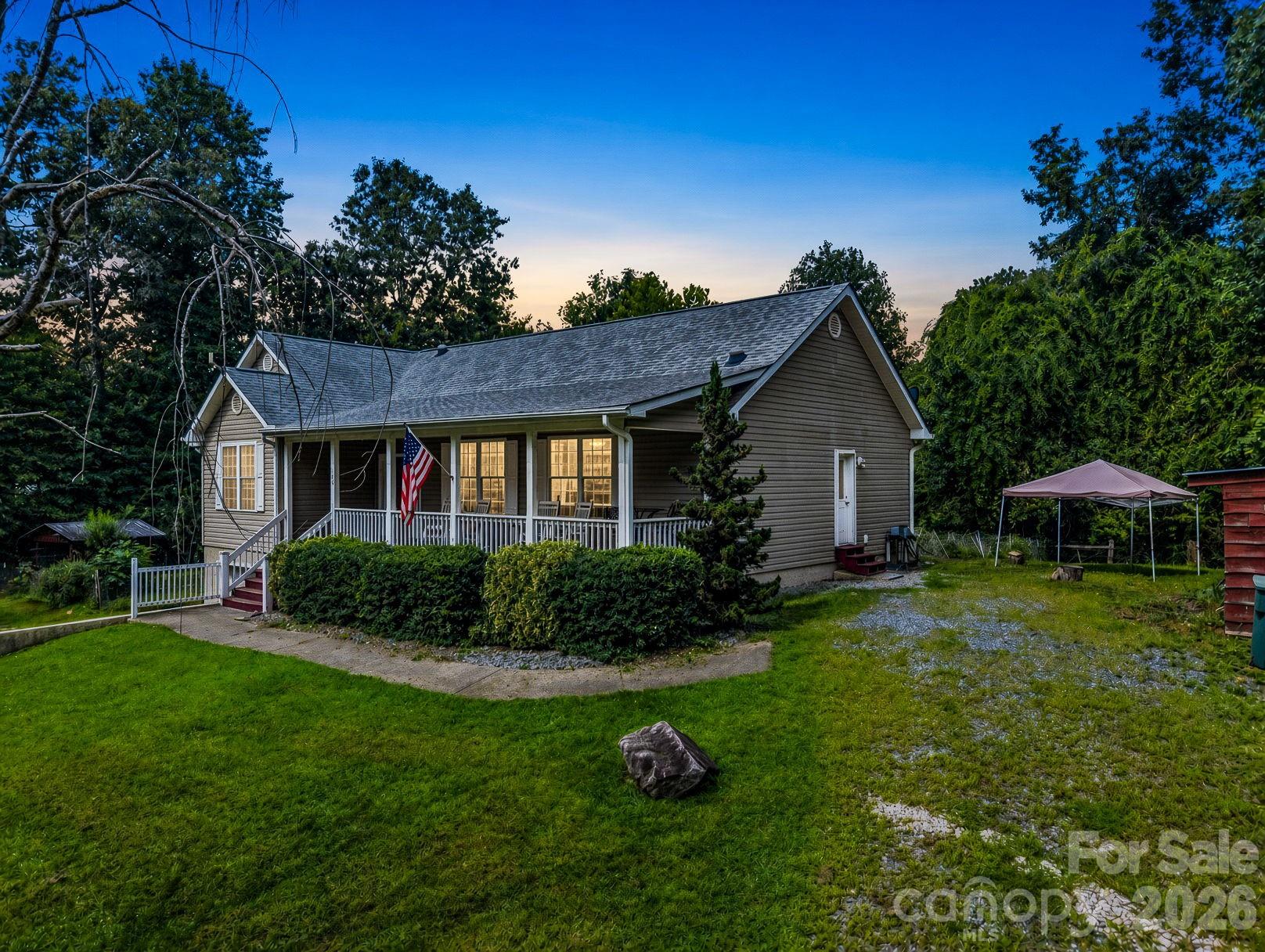 136 Limousine Lane — Pisgah Forest