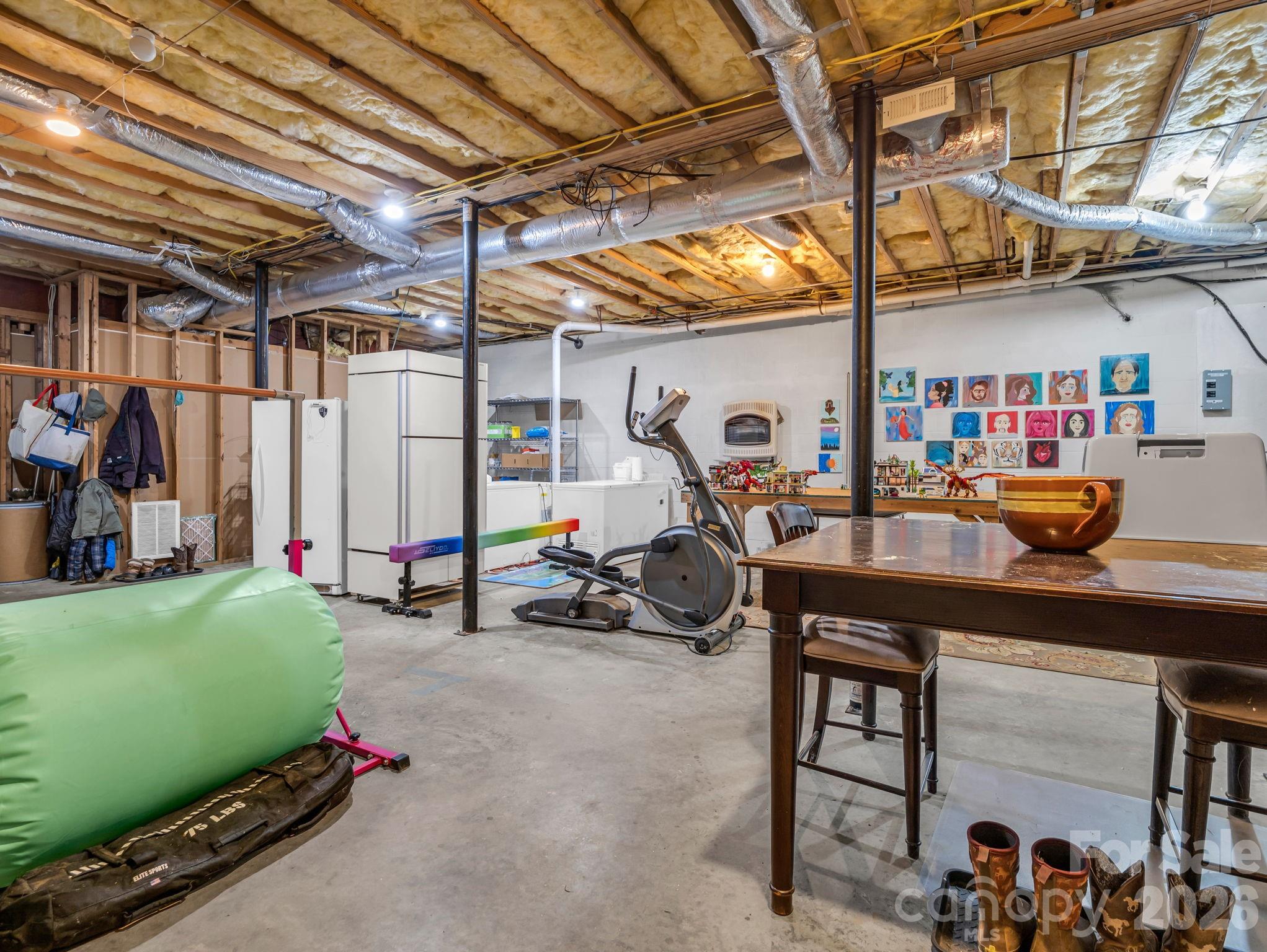 136 Limousine Lane — Pisgah Forest