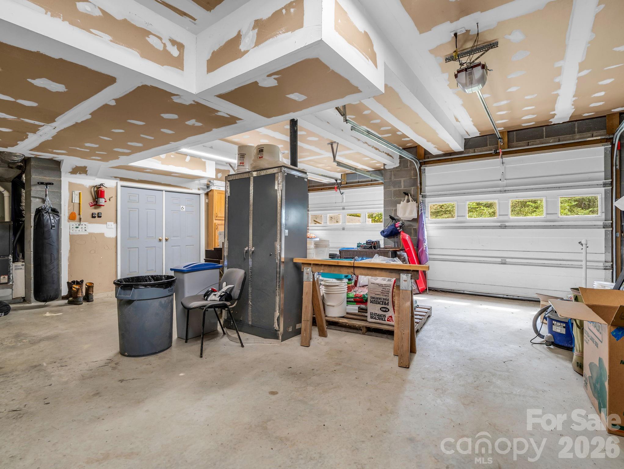136 Limousine Lane — Pisgah Forest