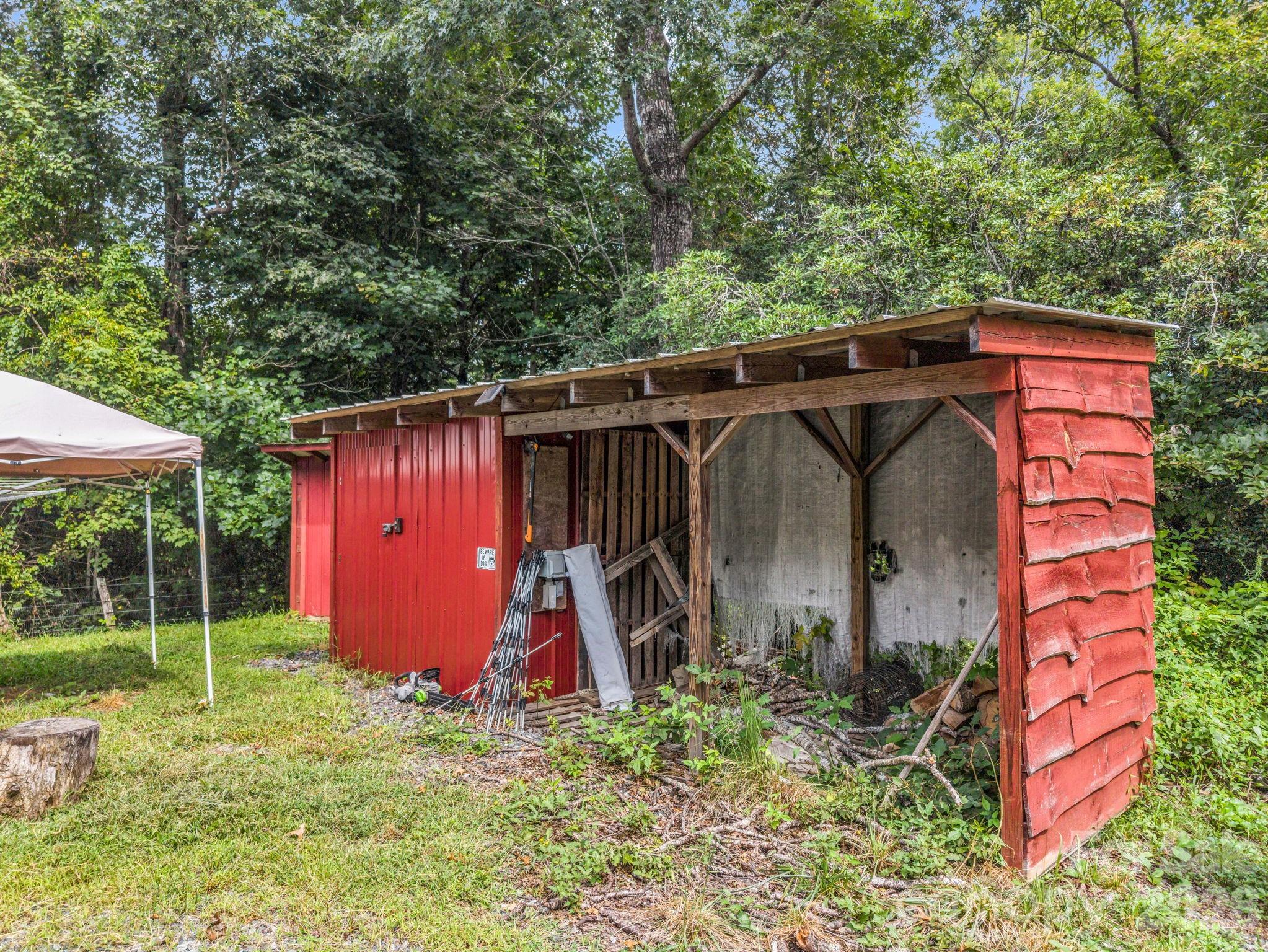 136 Limousine Lane — Pisgah Forest