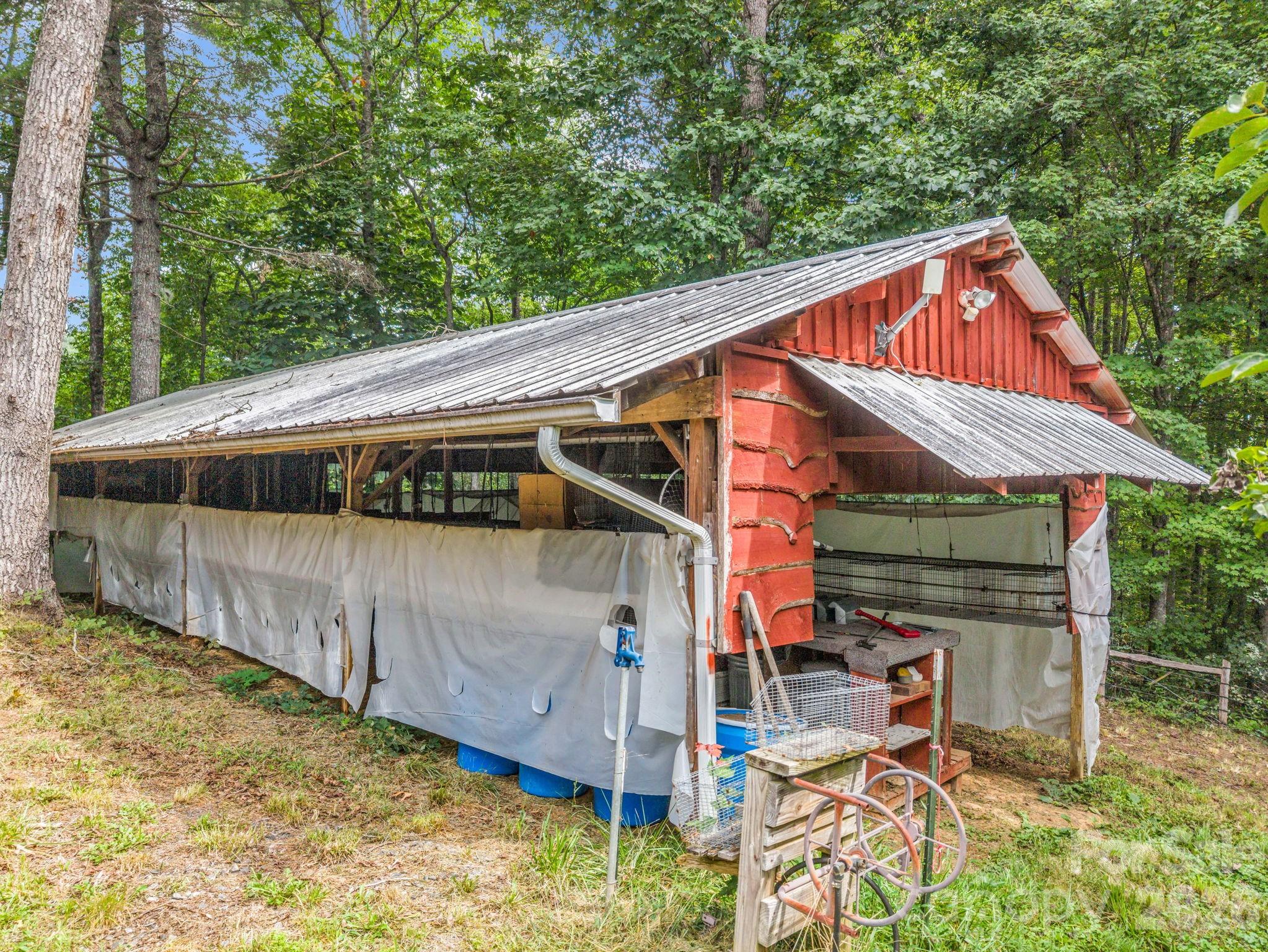 136 Limousine Lane — Pisgah Forest