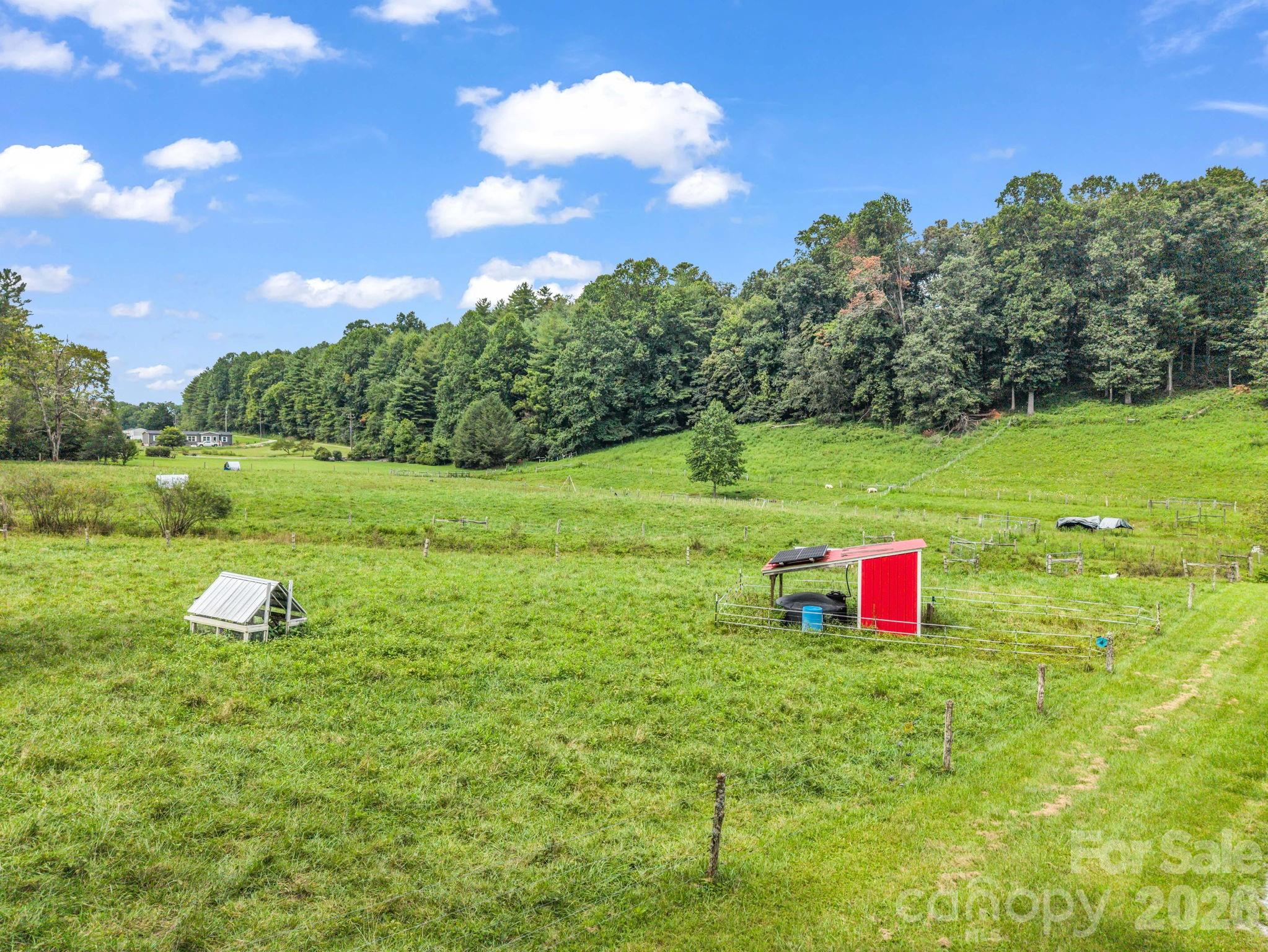 136 Limousine Lane — Pisgah Forest