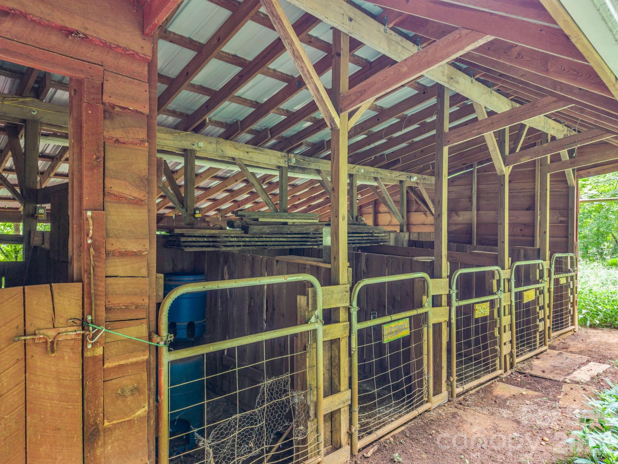 136 Limousine Lane — Pisgah Forest