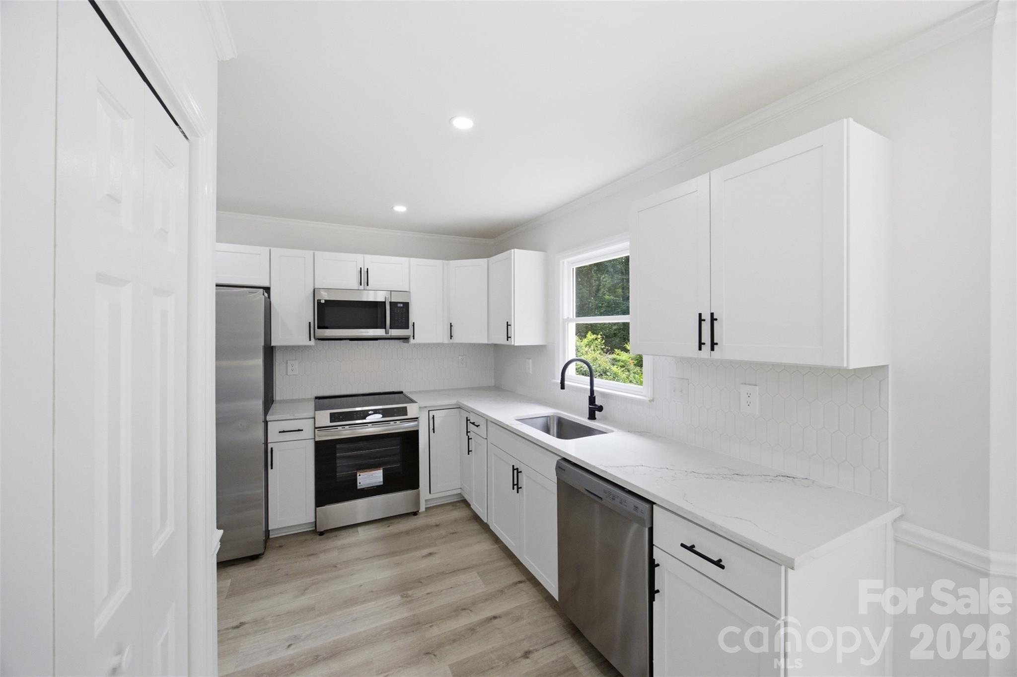 7241 Mcteal Place — Charlotte
