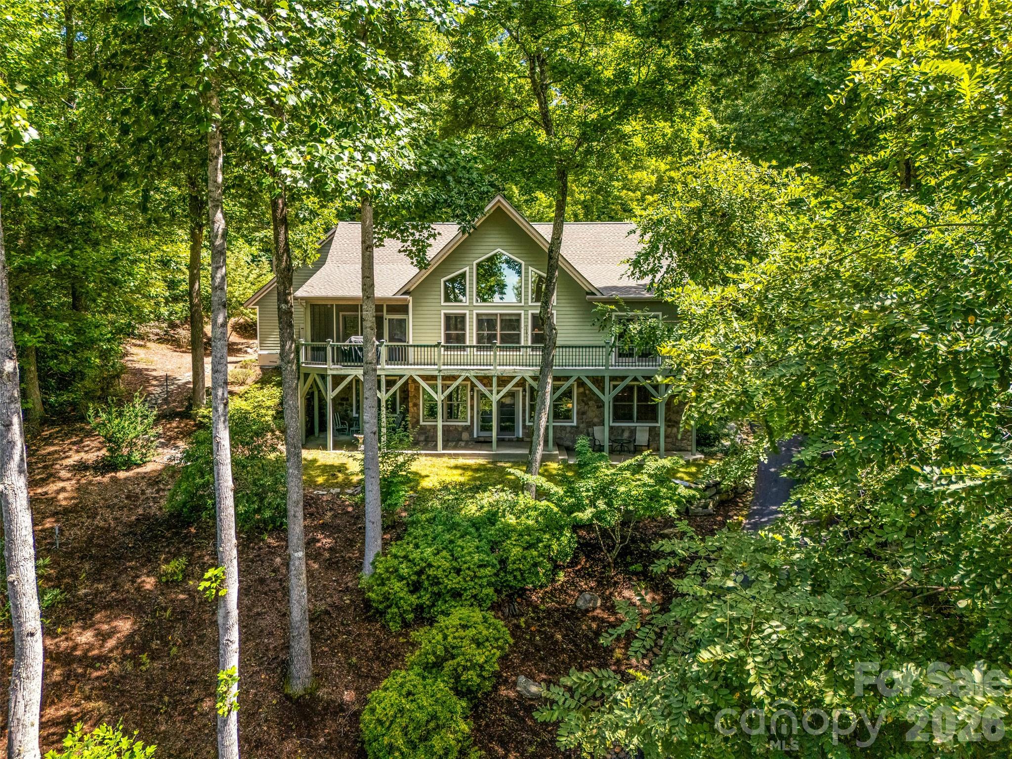 38 Mountain Crest Drive — Hendersonville