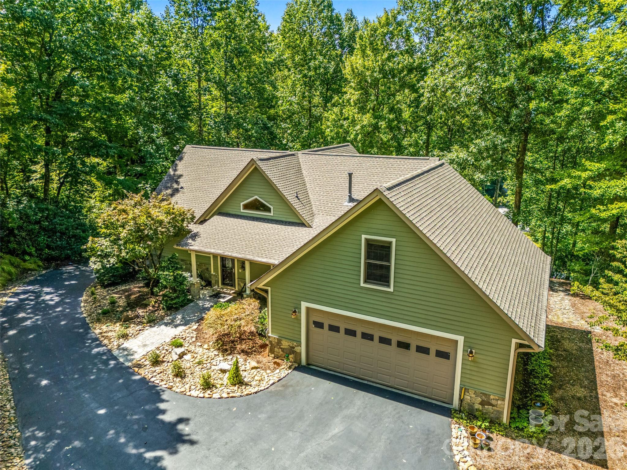 38 Mountain Crest Drive — Hendersonville