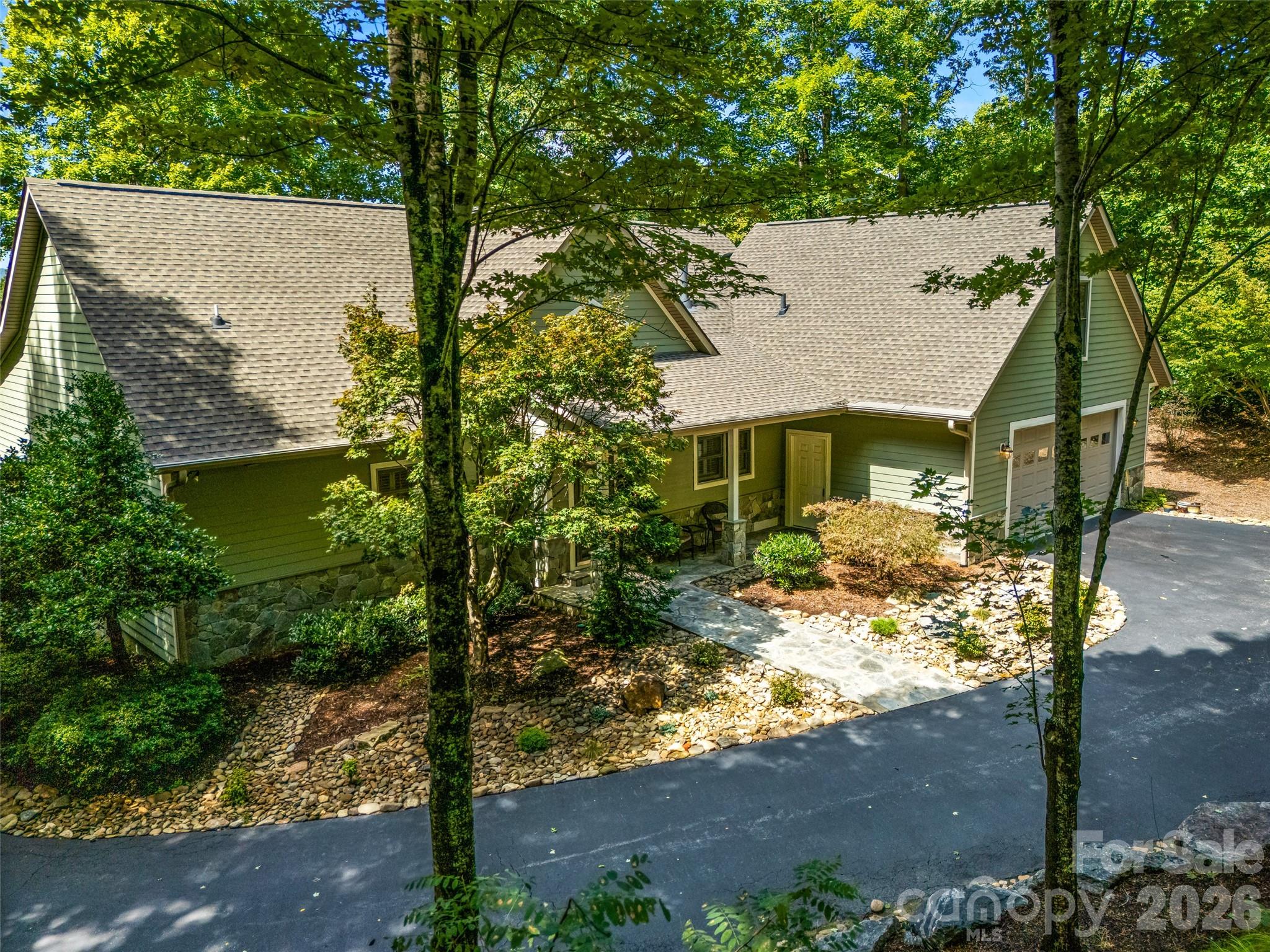 38 Mountain Crest Drive — Hendersonville