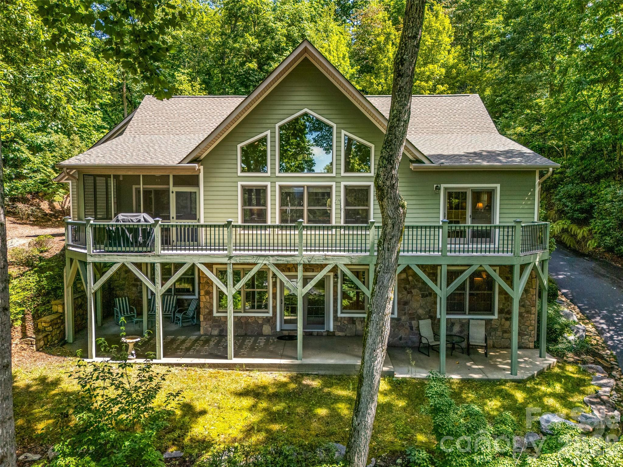 38 Mountain Crest Drive — Hendersonville