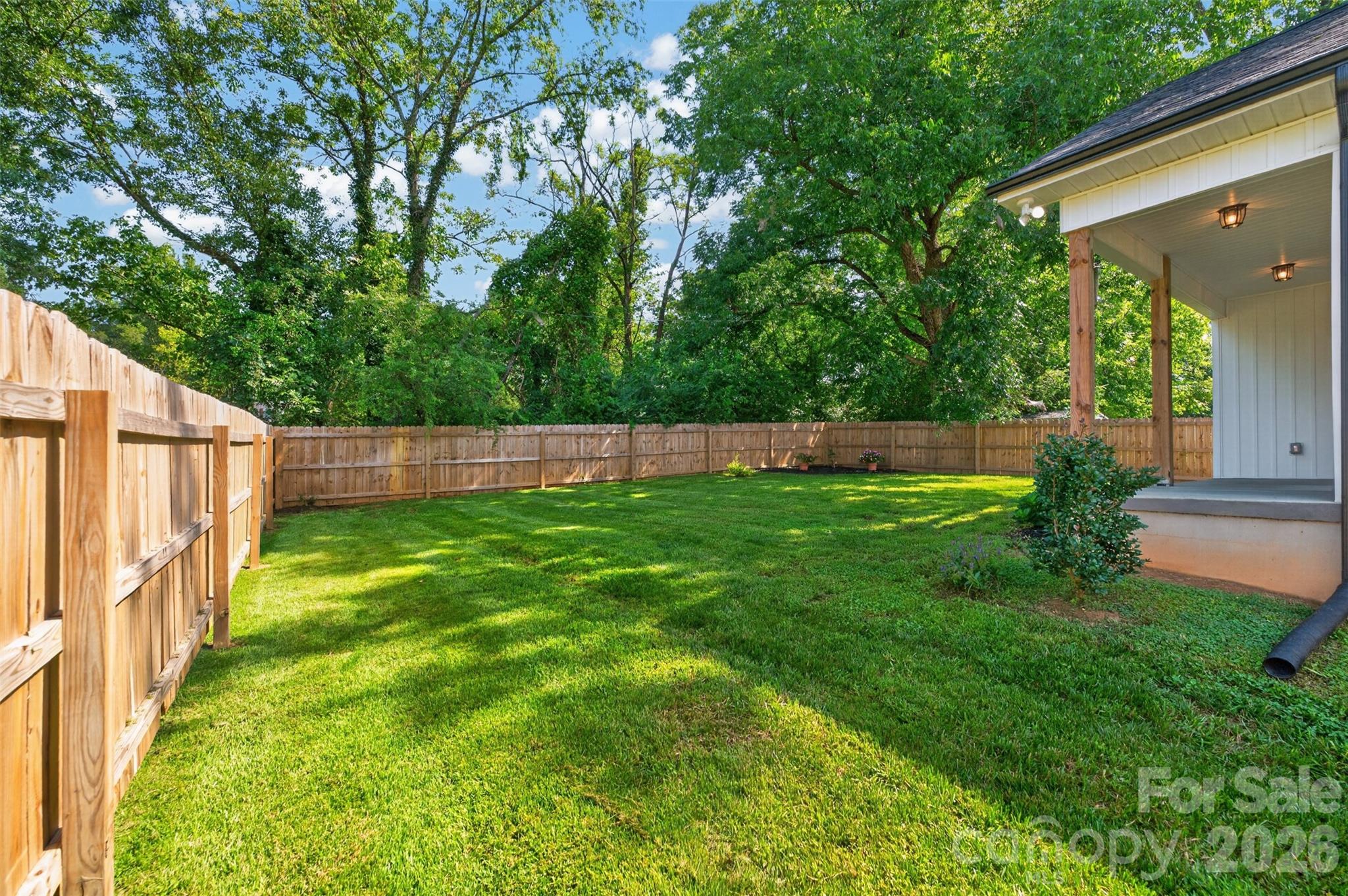 2416 4th Avenue NW — Hickory