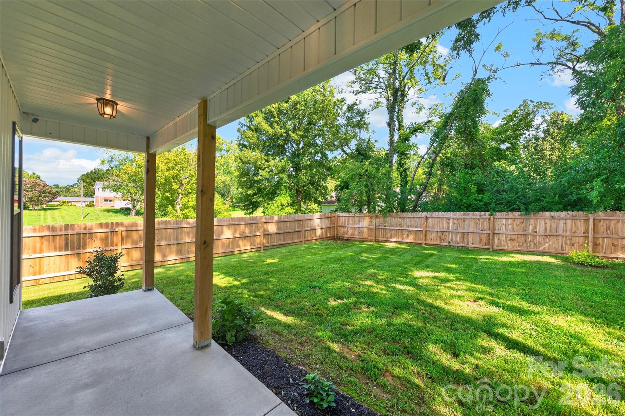 2416 4th Avenue NW — Hickory