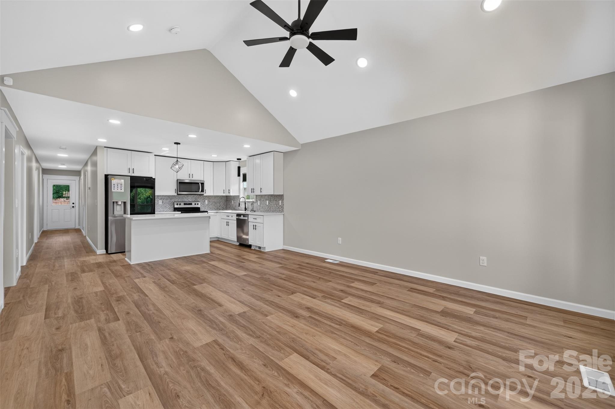 2416 4th Avenue NW — Hickory