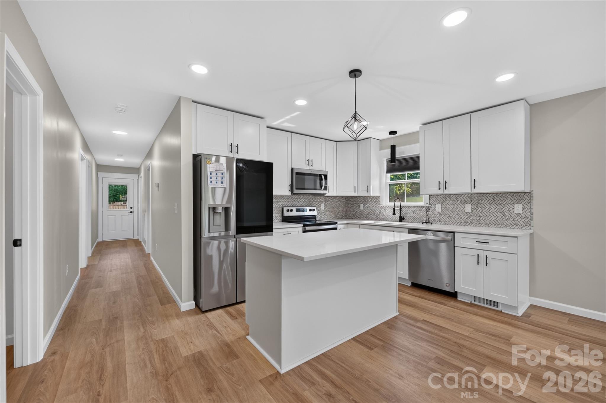 2416 4th Avenue NW — Hickory