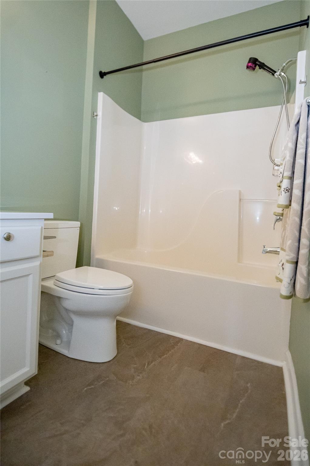 105 E Commons Drive — Morganton