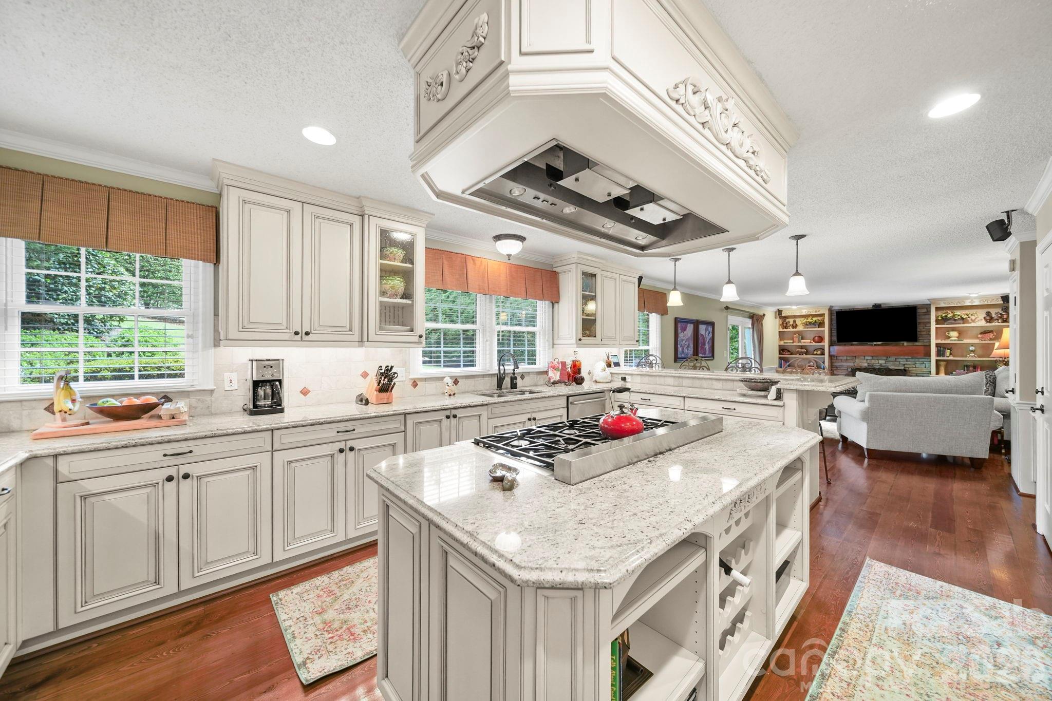 200 Keyhole Court — Cramerton