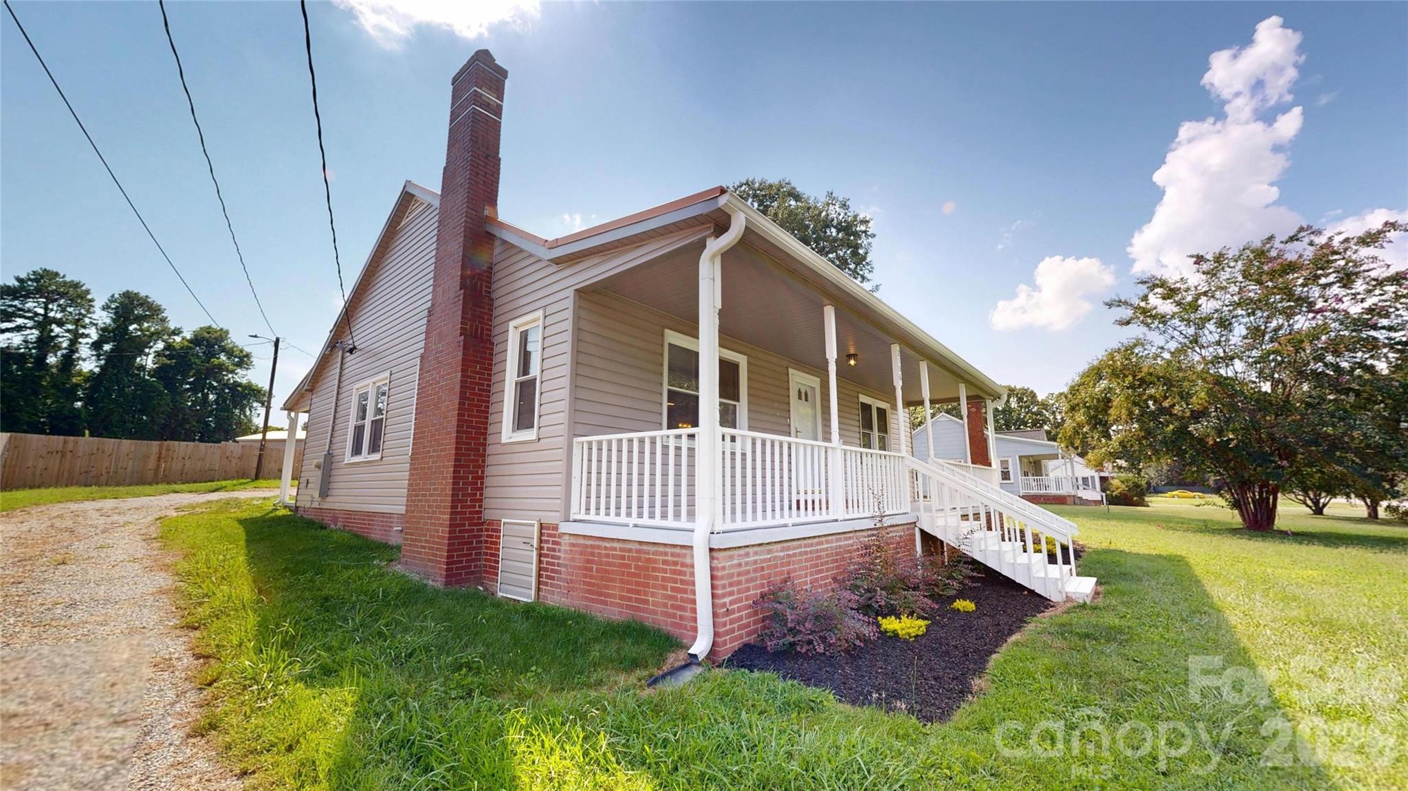 2106 Statesville Highway — Mooresville