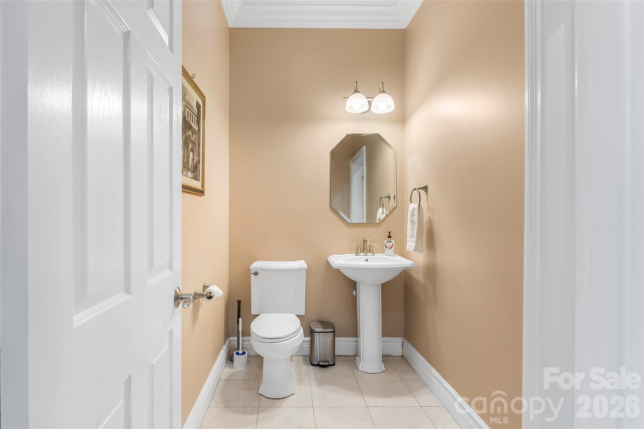 705 Waters Edge Drive — Nebo