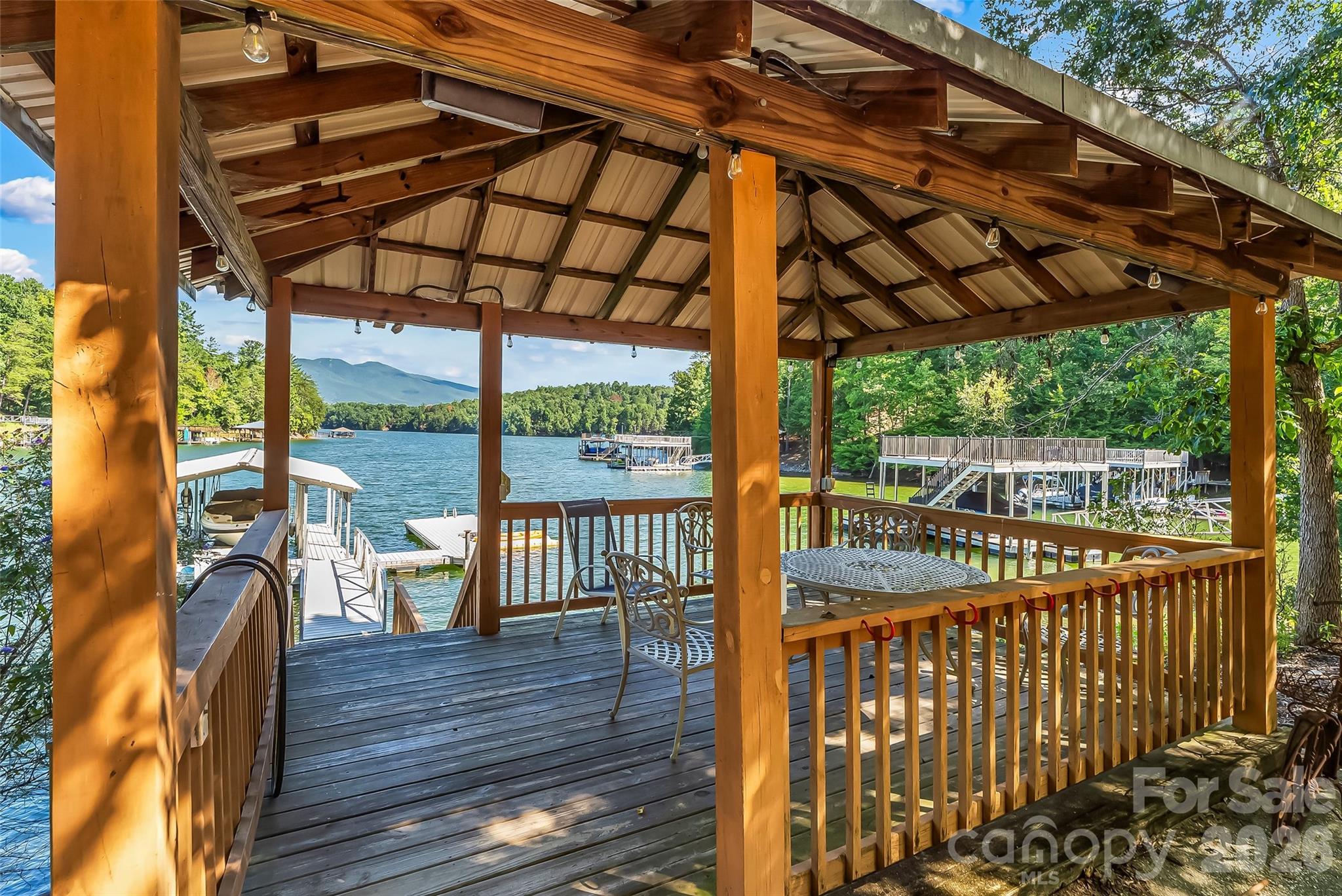 705 Waters Edge Drive — Nebo