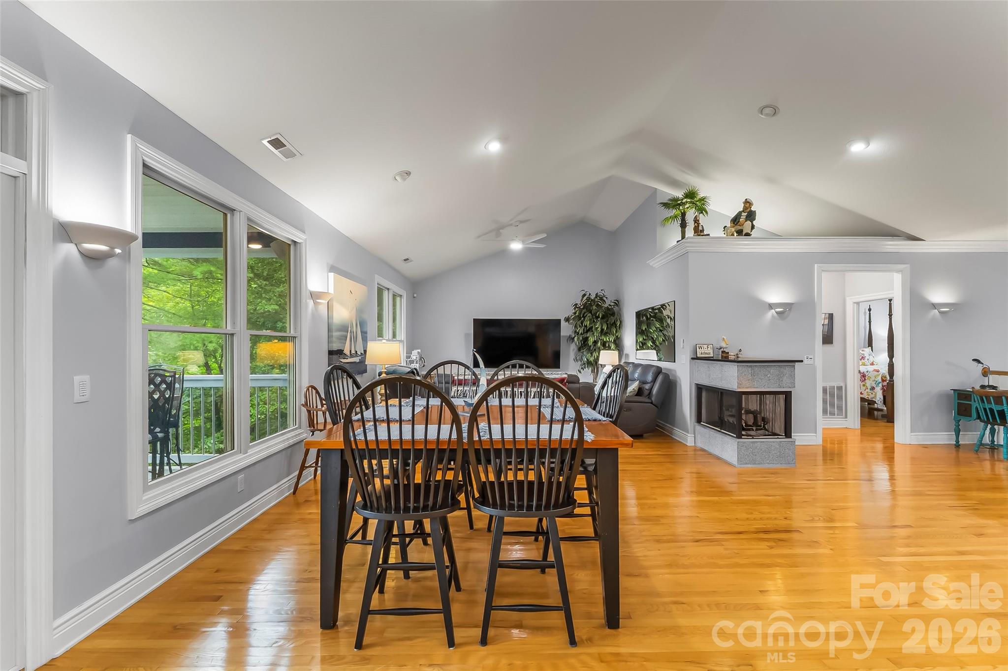 705 Waters Edge Drive — Nebo