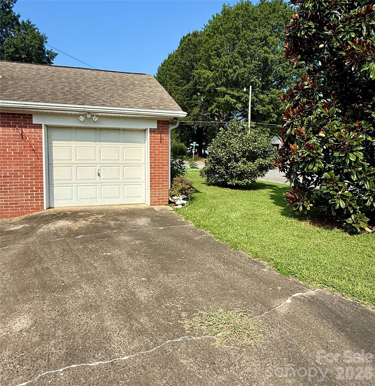 401 S Mulberry Street — Cherryville