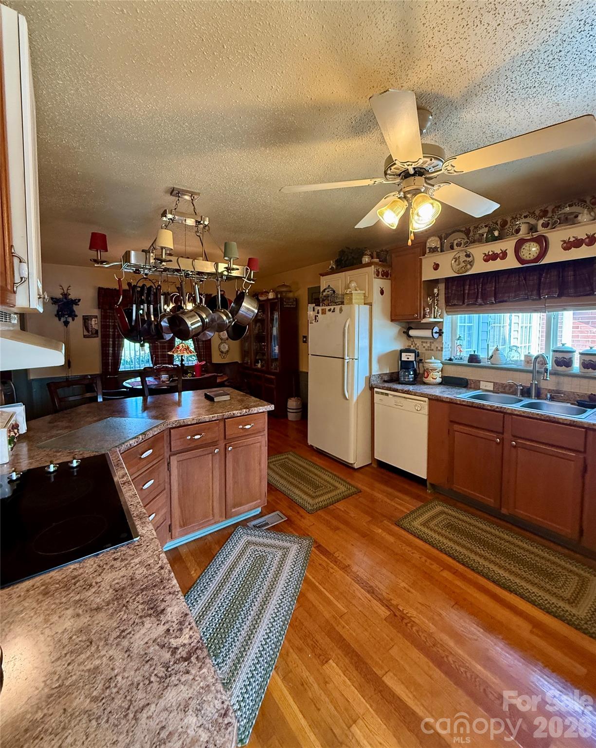 401 S Mulberry Street — Cherryville