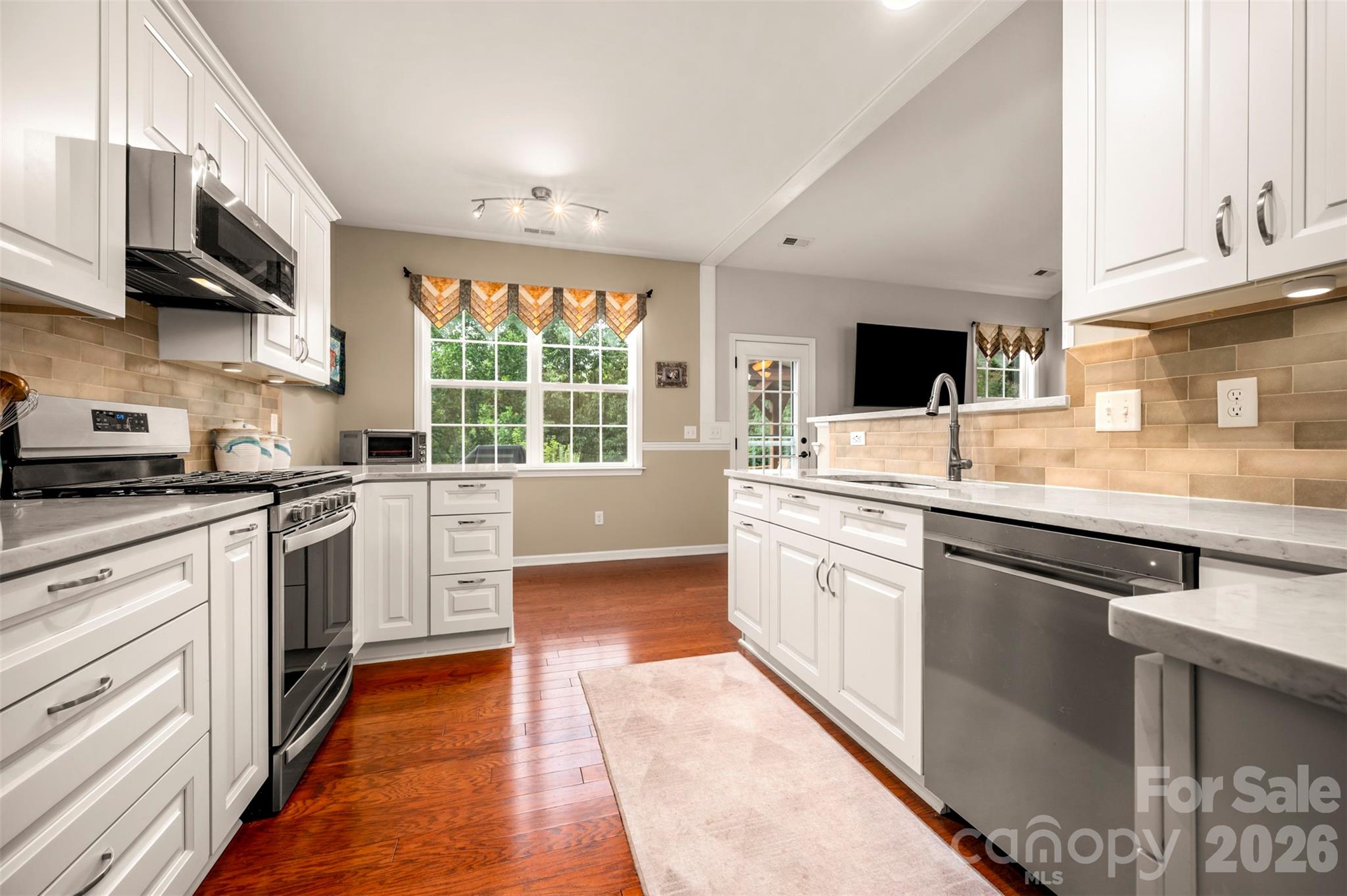 131 Creekwalk Lane — Hendersonville