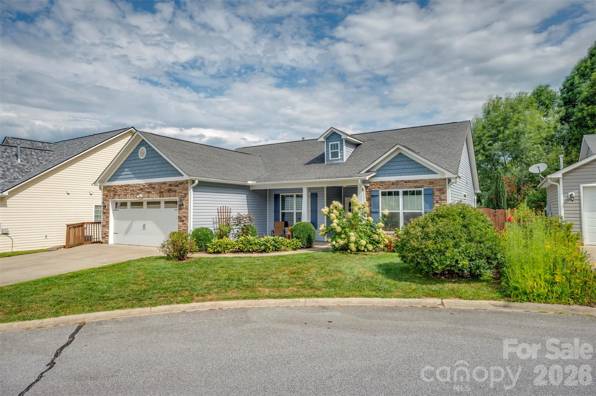 131 Creekwalk Lane — Hendersonville