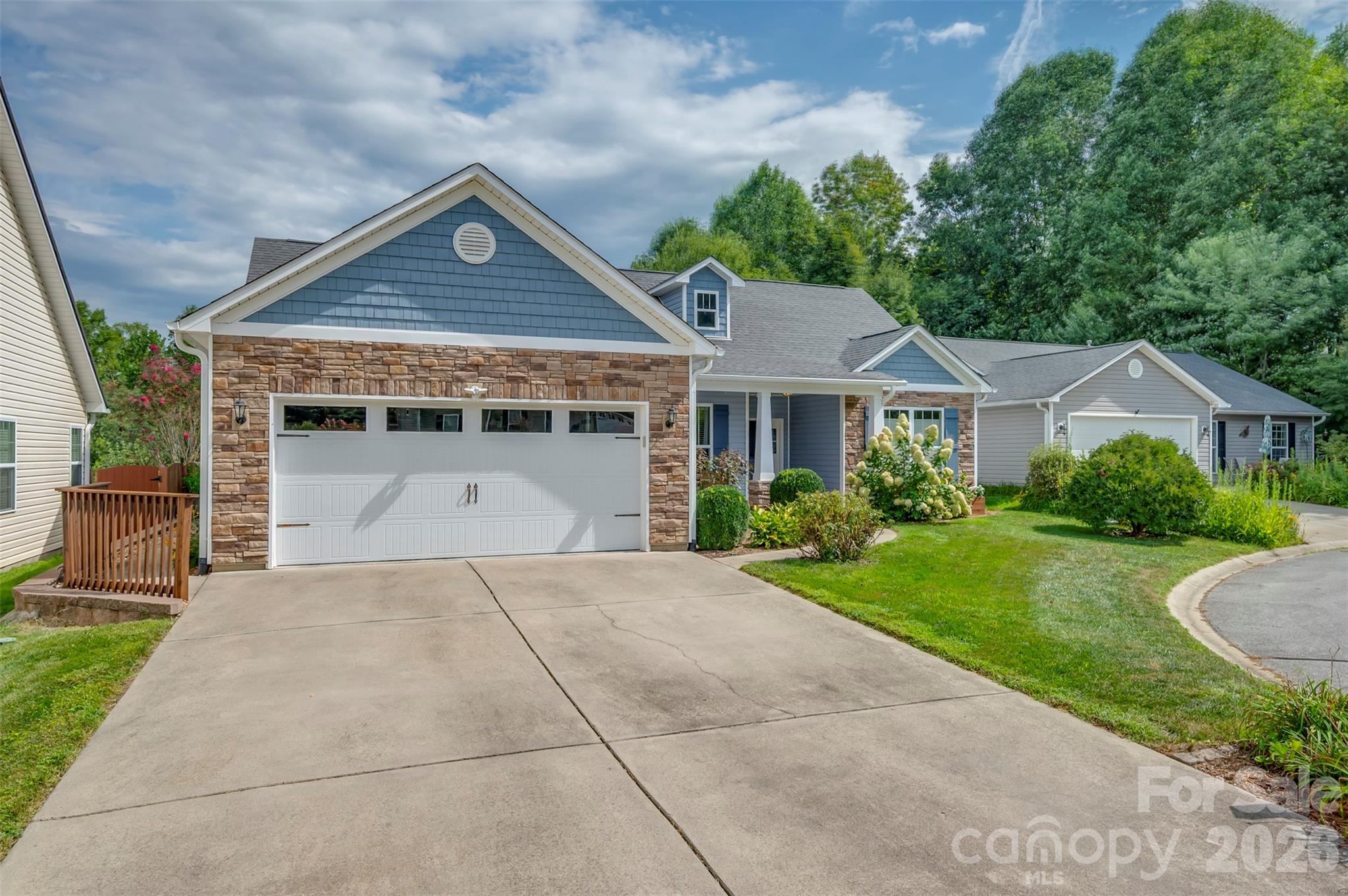 131 Creekwalk Lane — Hendersonville