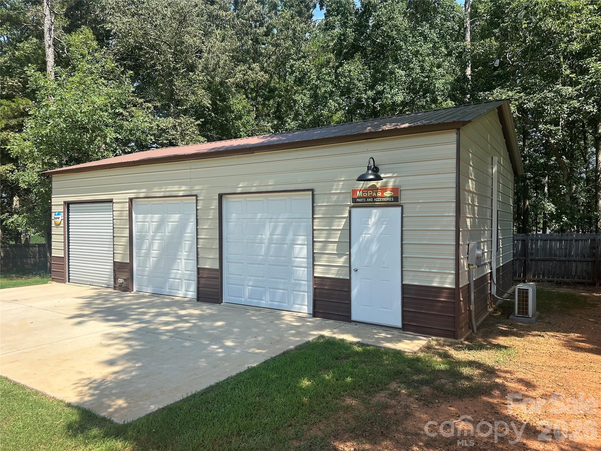 1319 Baucom Road — Monroe