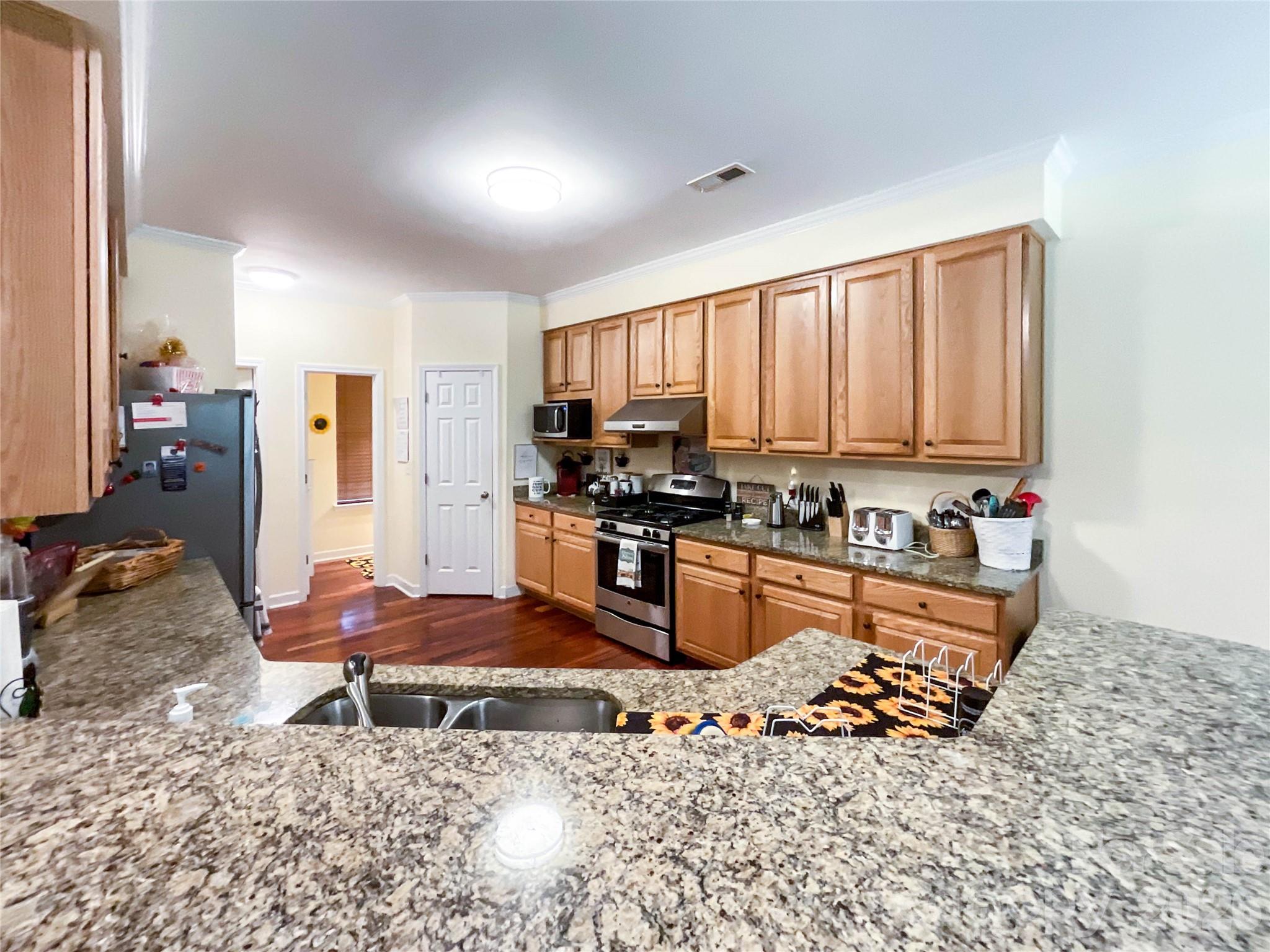 2702 Piersland Drive — Matthews