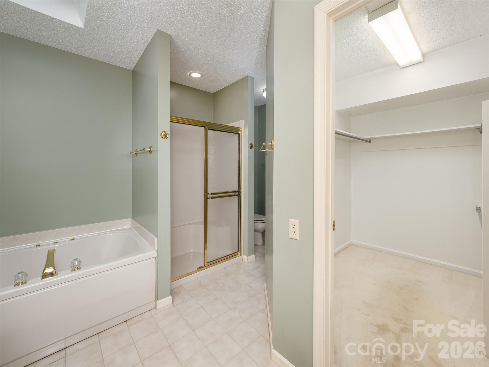 15 Glen Crest Drive — Arden