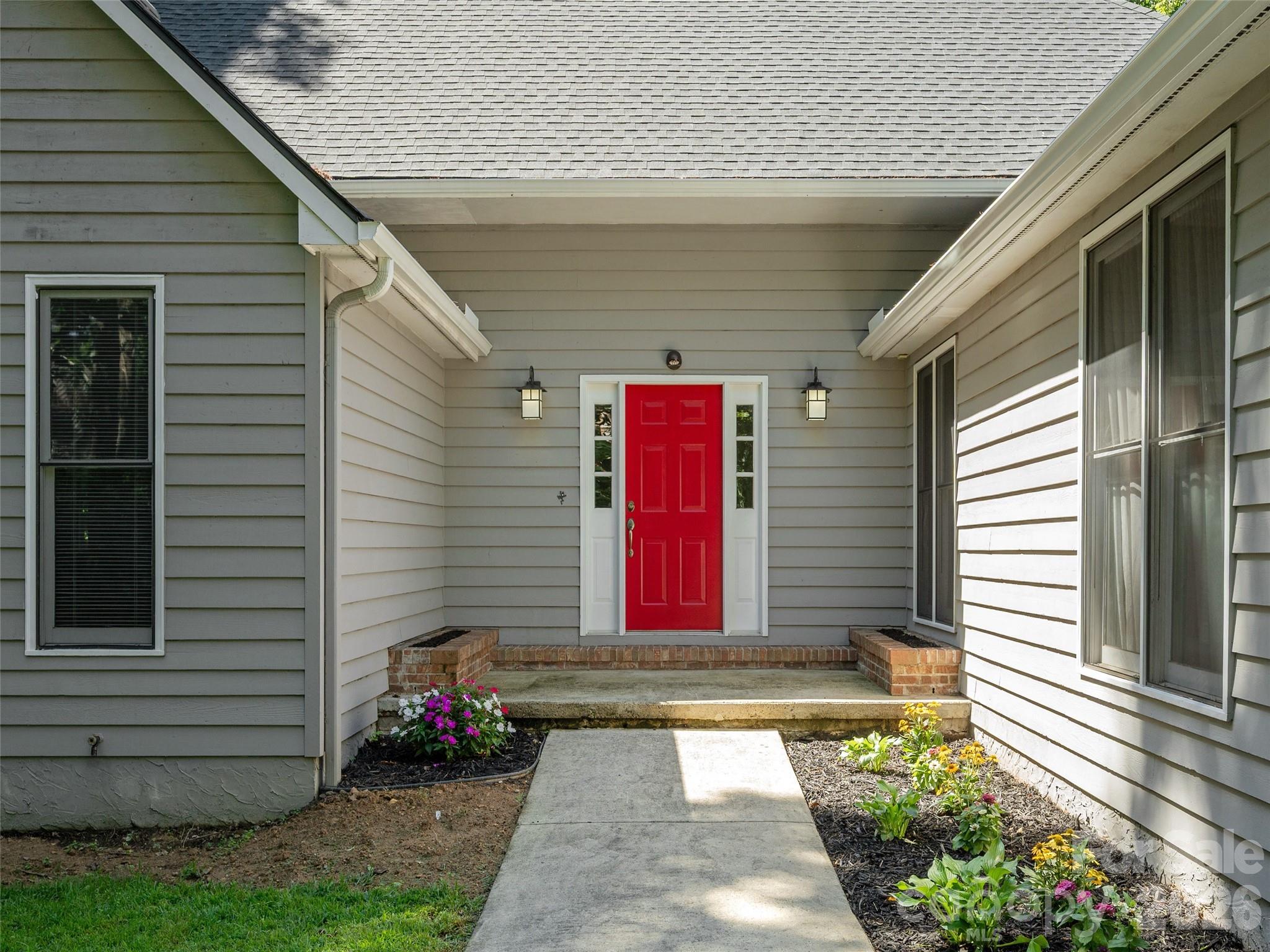 15 Glen Crest Drive — Arden