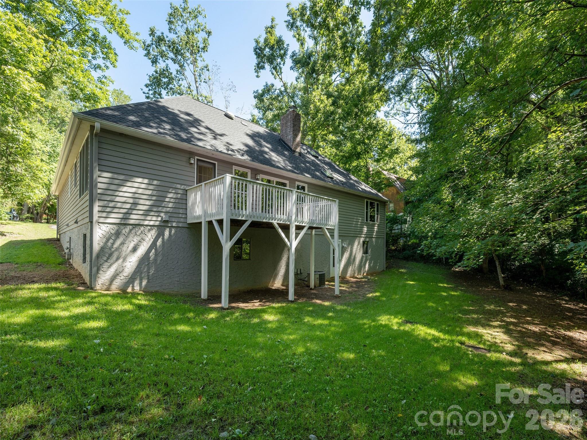 15 Glen Crest Drive — Arden