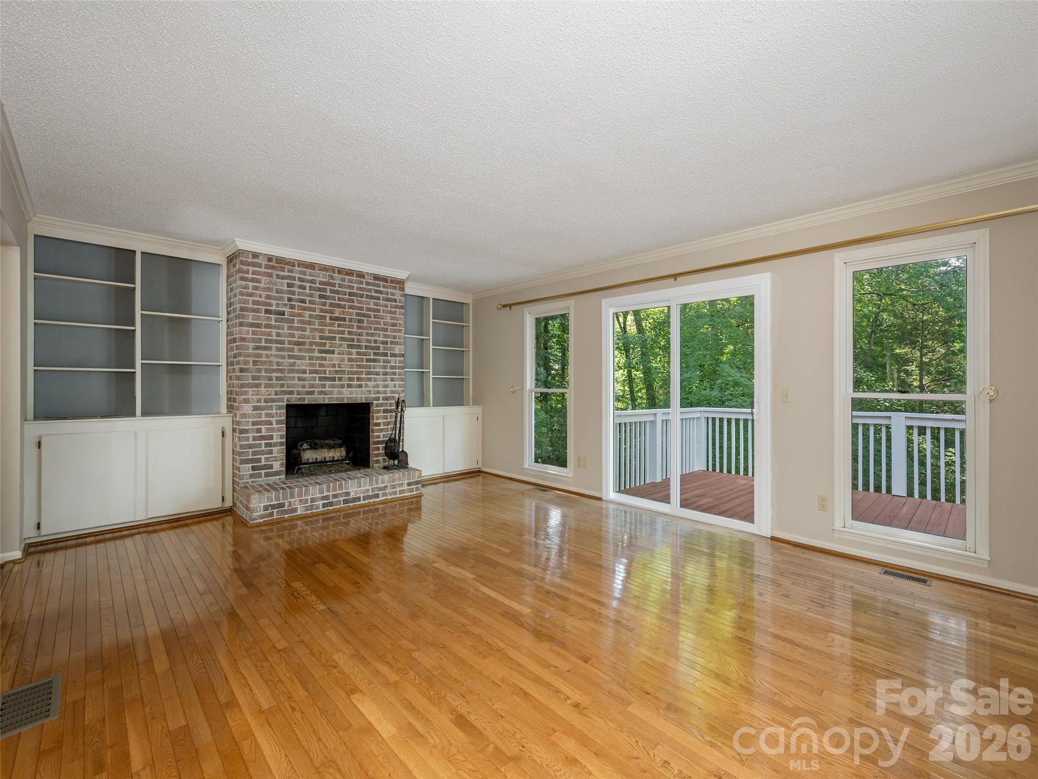 15 Glen Crest Drive — Arden