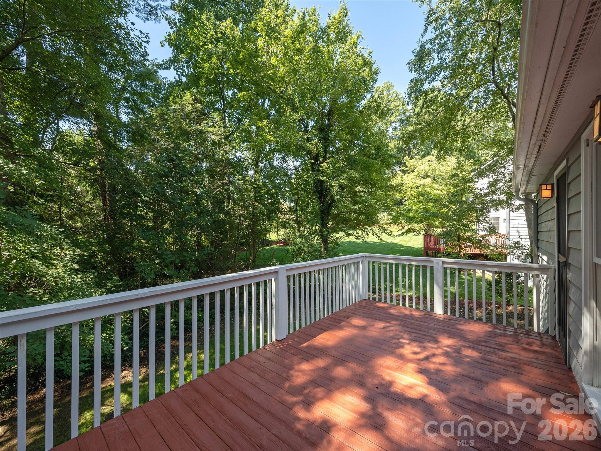 15 Glen Crest Drive — Arden