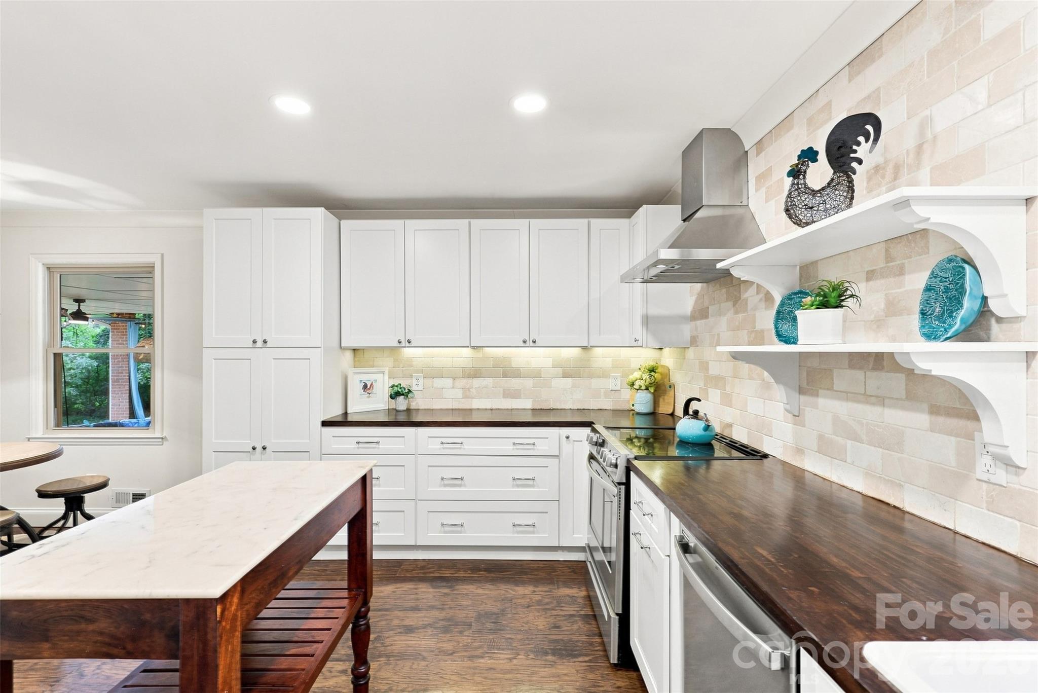 1002 Leewood Drive — Monroe