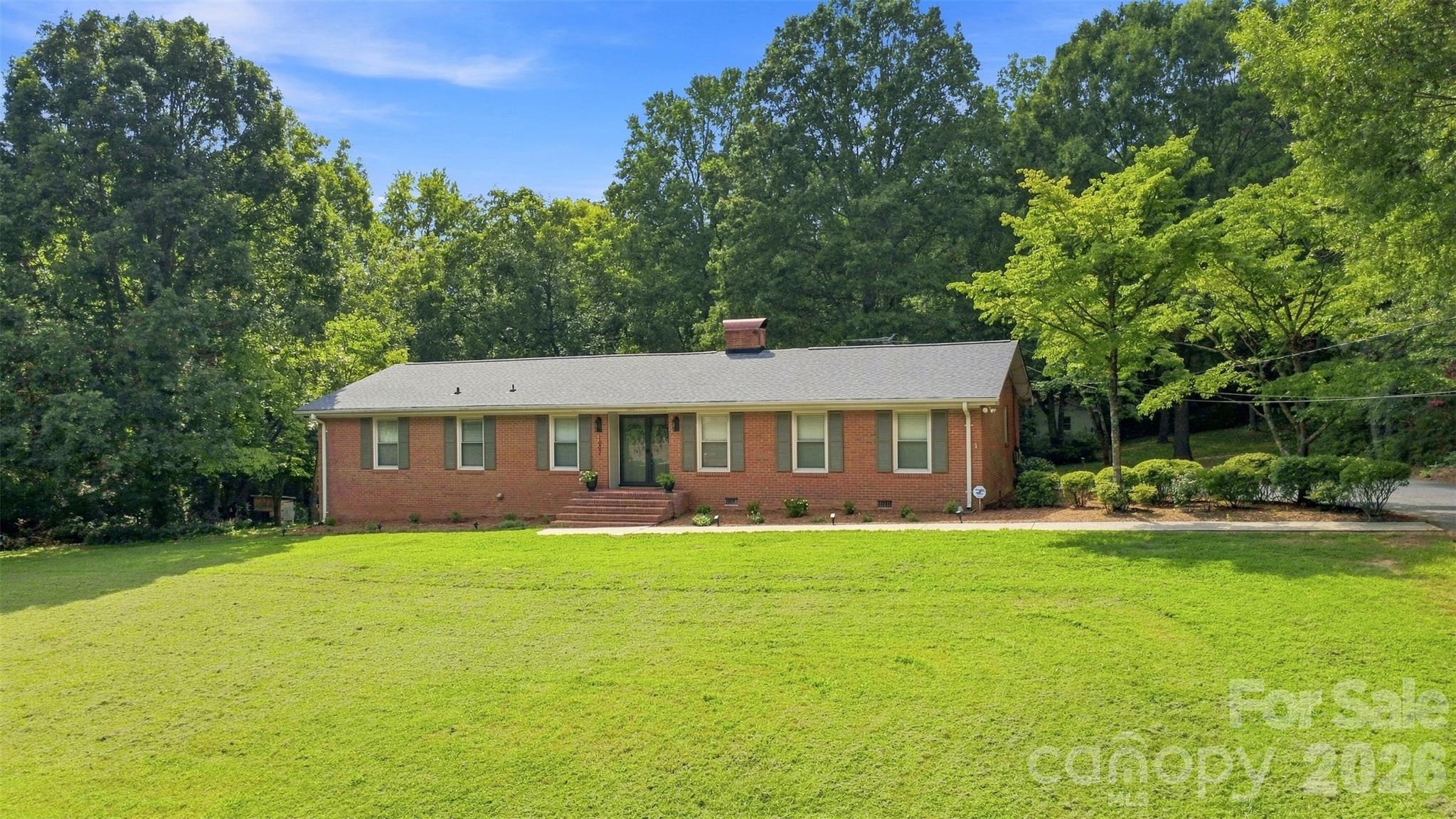 1002 Leewood Drive — Monroe