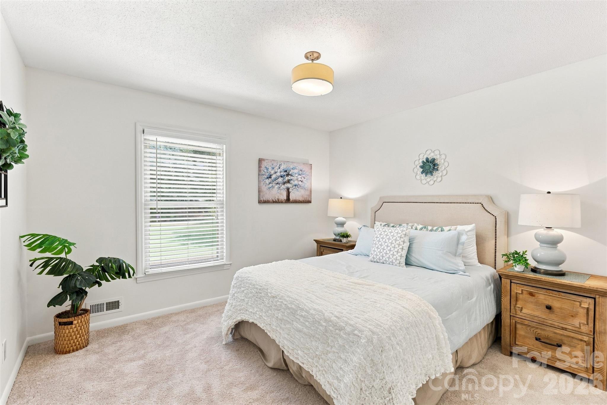 1002 Leewood Drive — Monroe