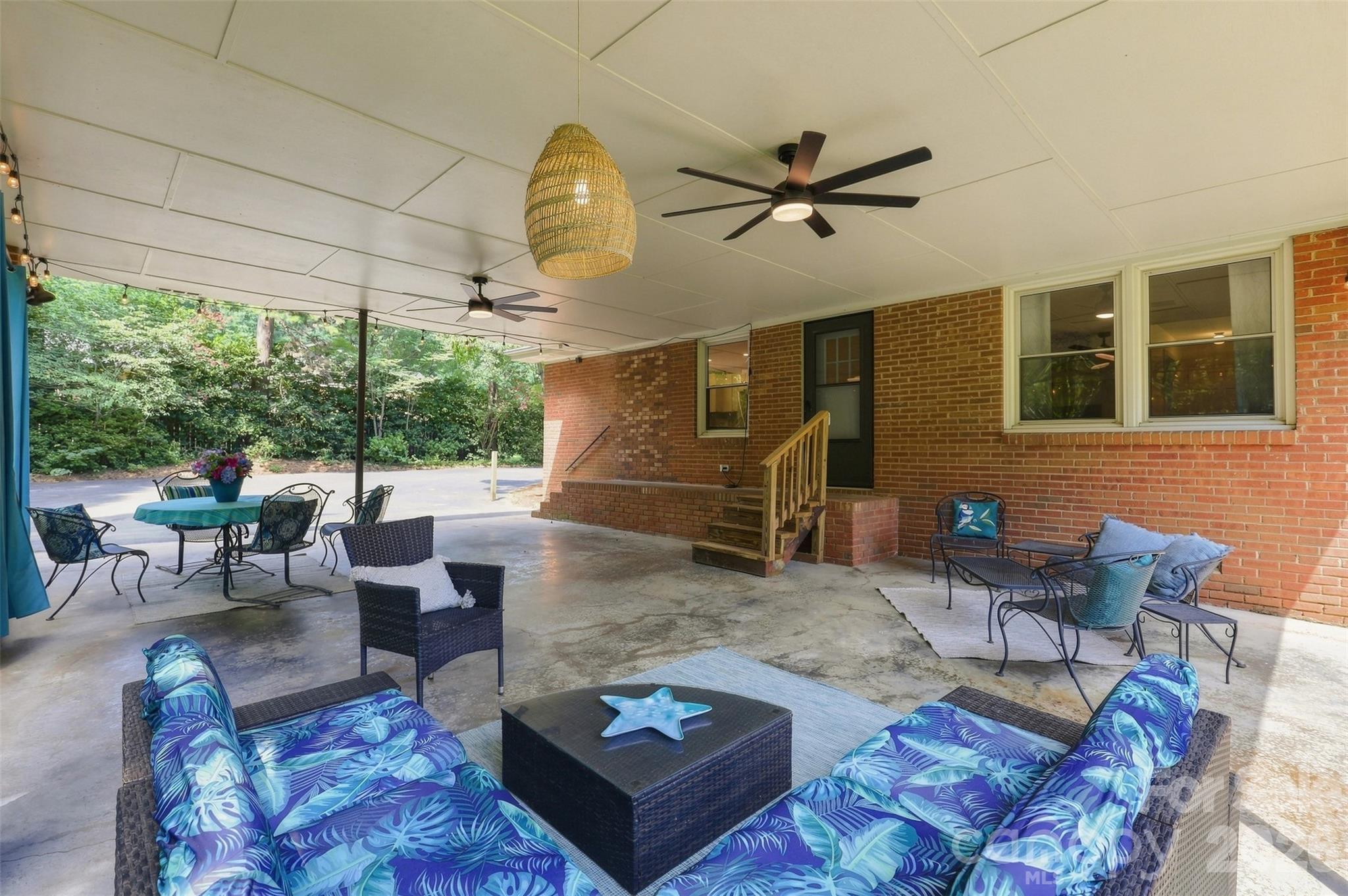 1002 Leewood Drive — Monroe
