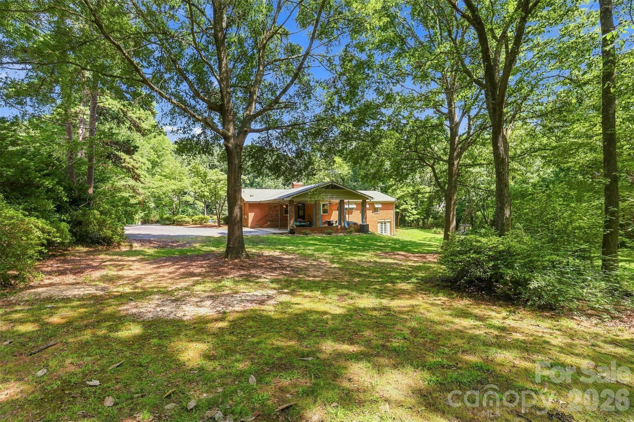 1002 Leewood Drive — Monroe