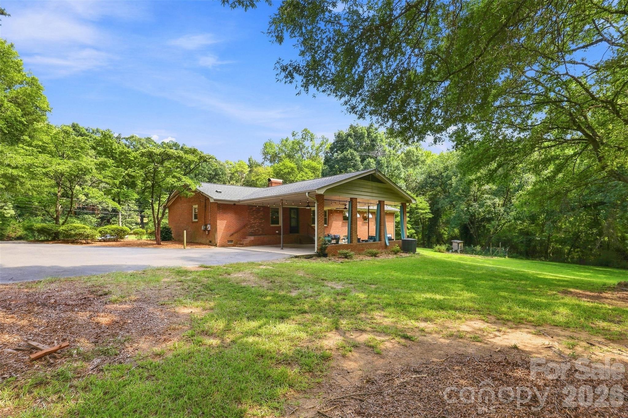 1002 Leewood Drive — Monroe