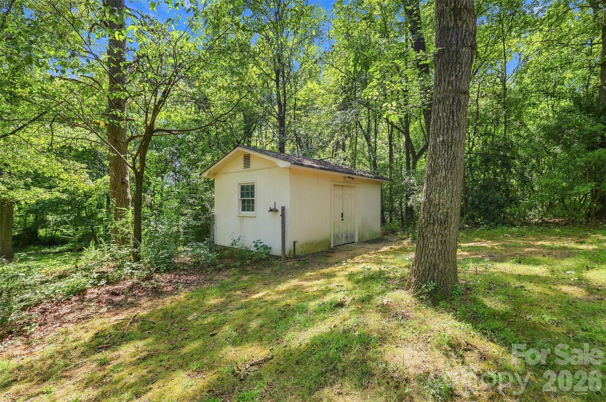 1002 Leewood Drive — Monroe