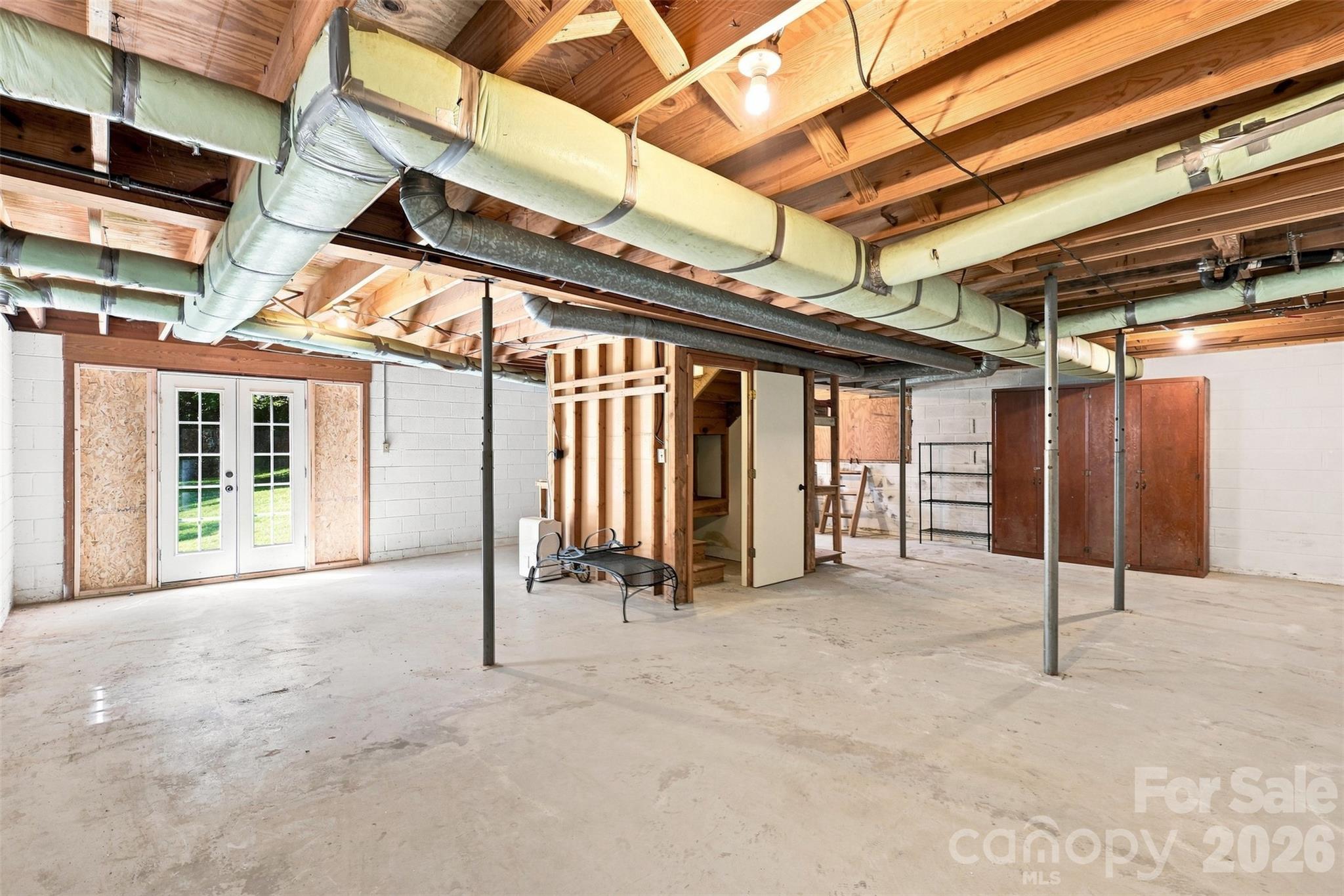 1002 Leewood Drive — Monroe