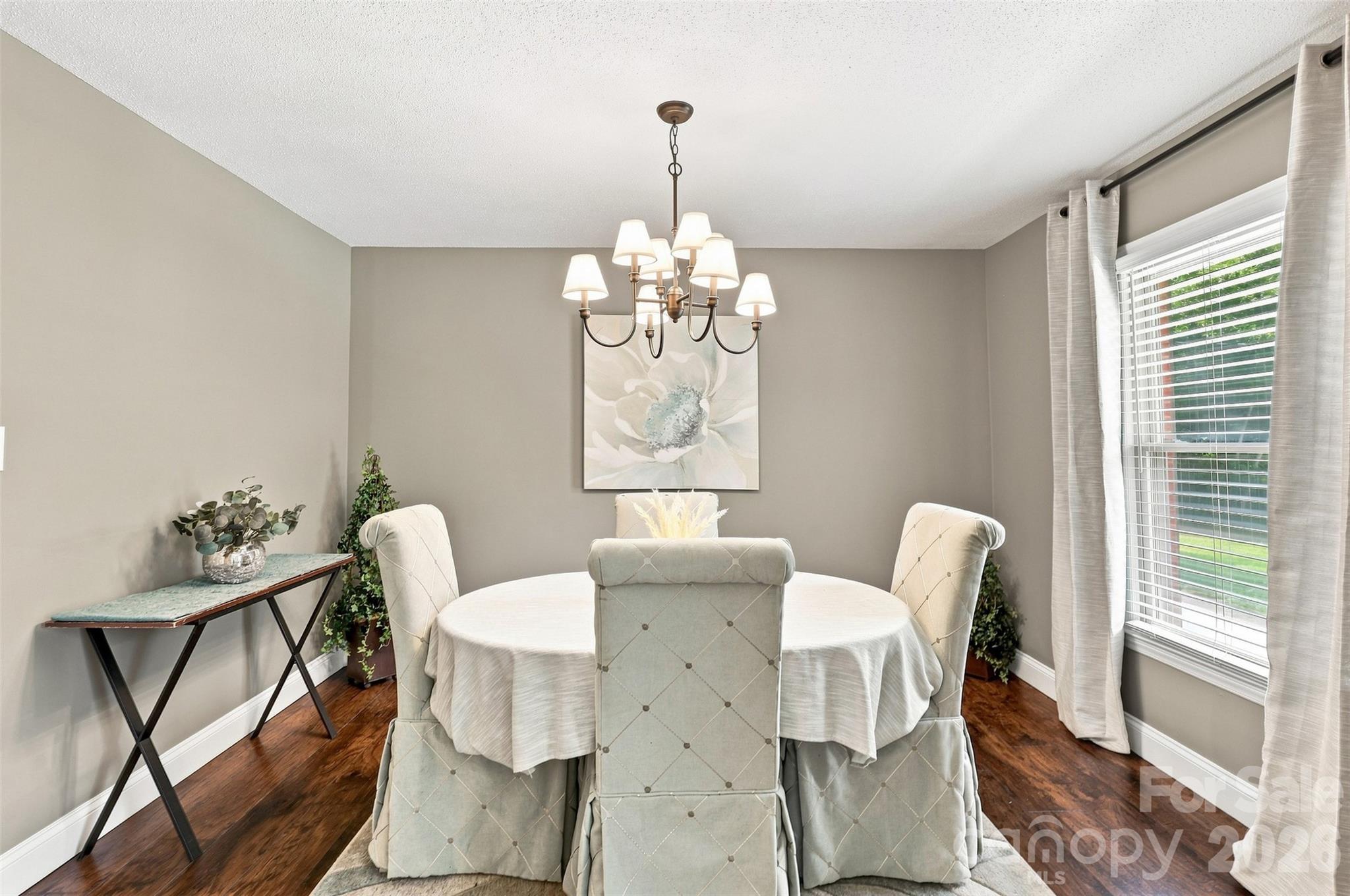 1002 Leewood Drive — Monroe